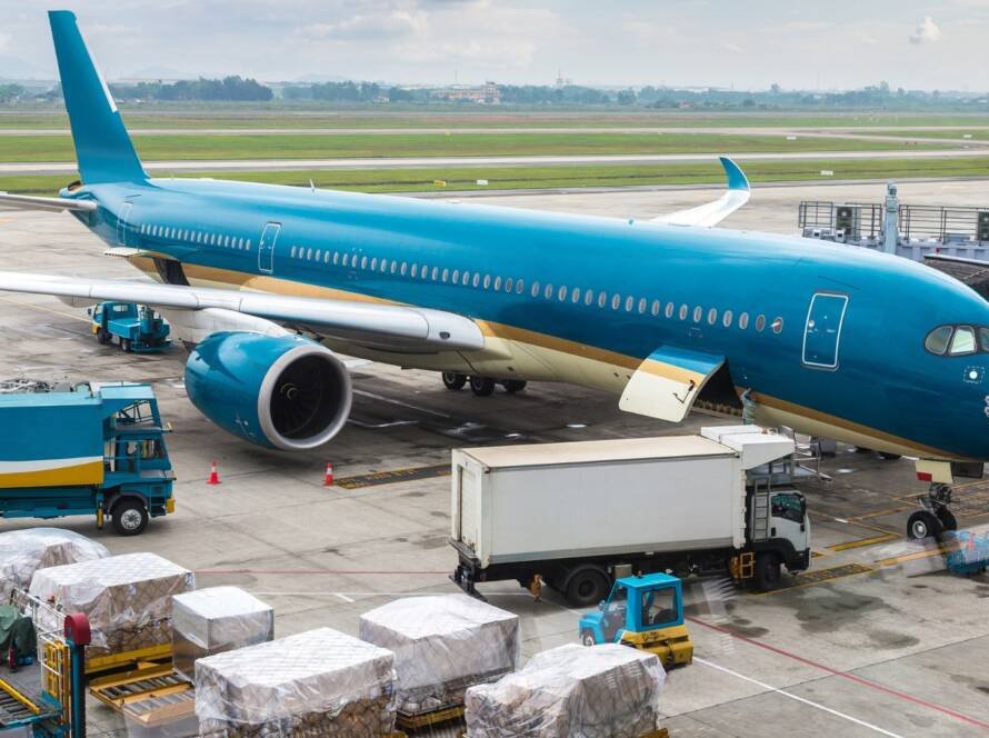 Logistics services in Dubai Al Mataar